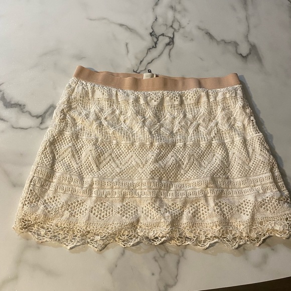 American eagle cream lace skirt - Picture 1 of 3
